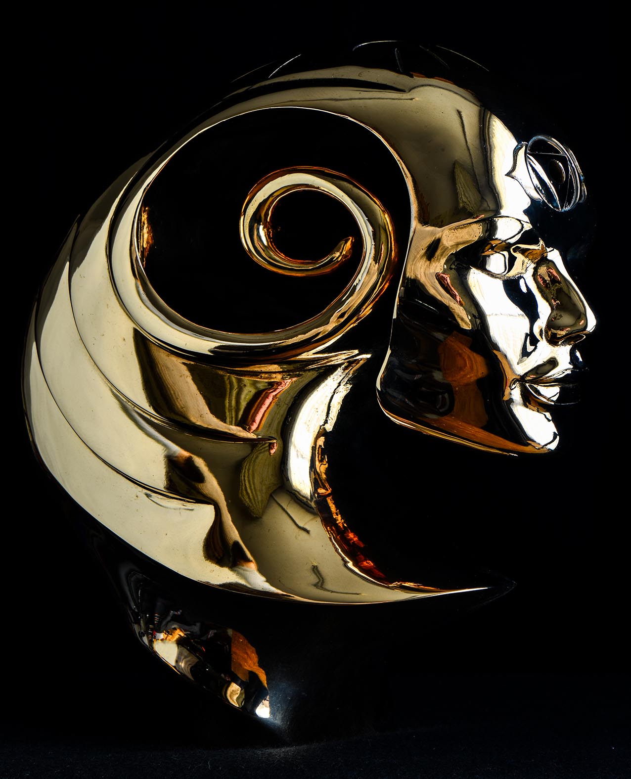 Bronze sculpture by Andrew Thomas